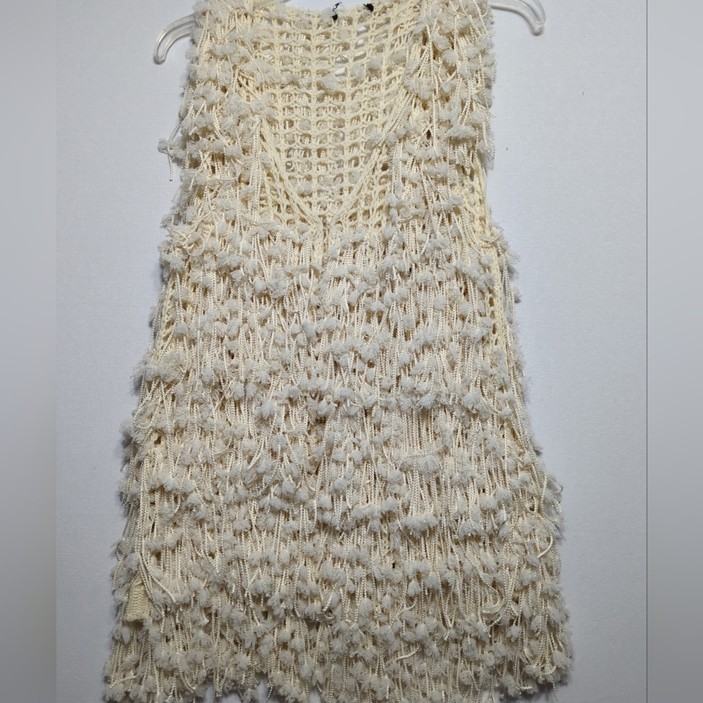 Rossmore Ruffle Fringe Cream Colored Vest Size‎ LG/Xlg 641